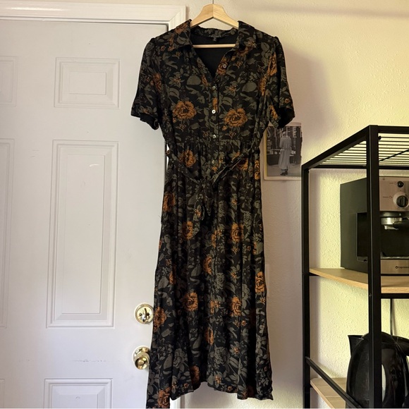 Disturbia Dresses & Skirts - Disturbia black rose floral short sleeve viscose button up belted midi dress